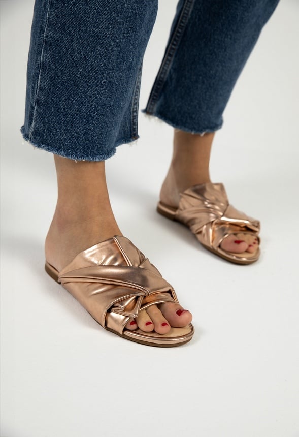 Zenda Bow Detail Slider Gold