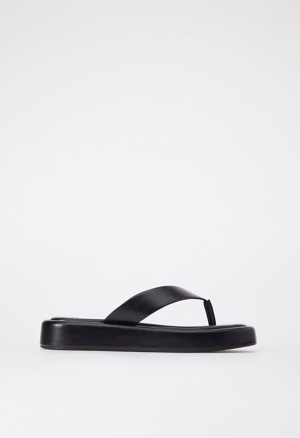 Lakey Flat Sandal Black